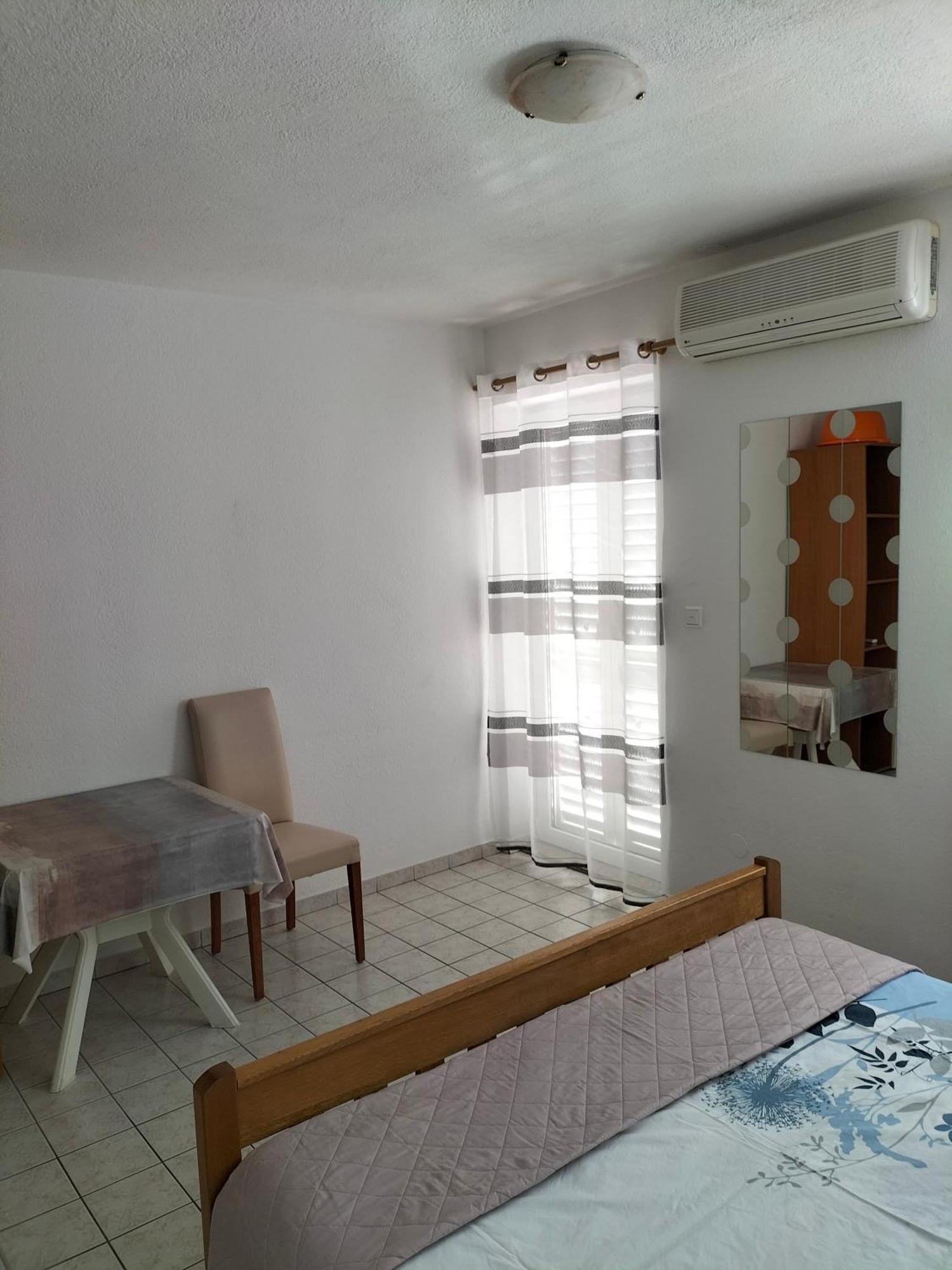Studie-Apartment In Makarska, Kroatien Exterior foto